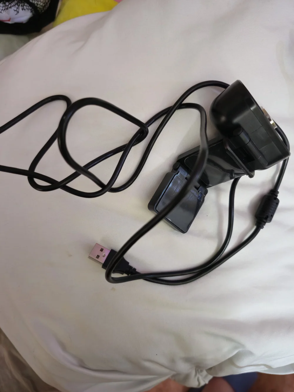 2 Webcams: A Full HD 1080P USB Webcam equipped with A Microphone & A Logitech